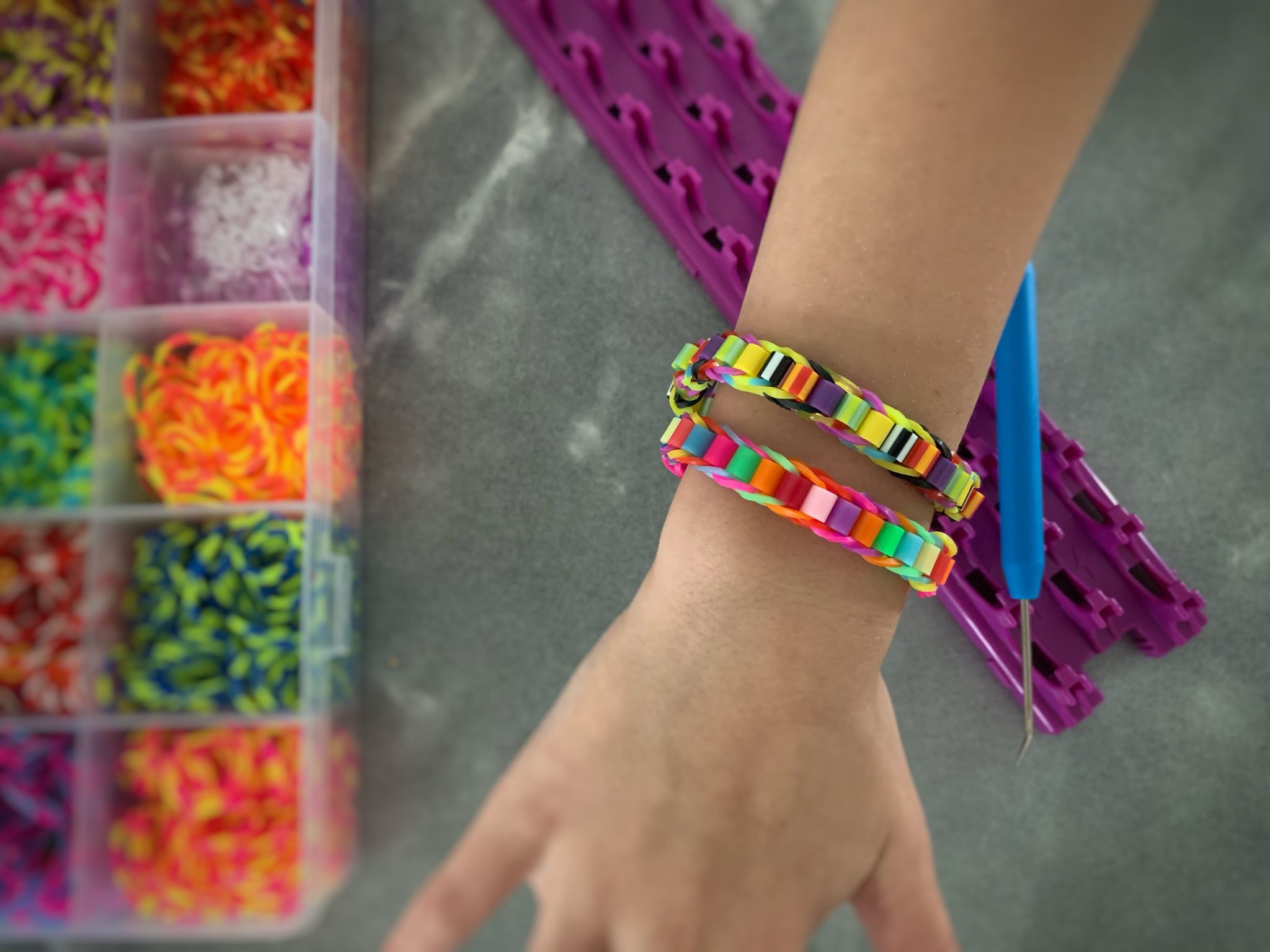 How To Make Advanced Rainbow Loom Bracelets • Christina All Day