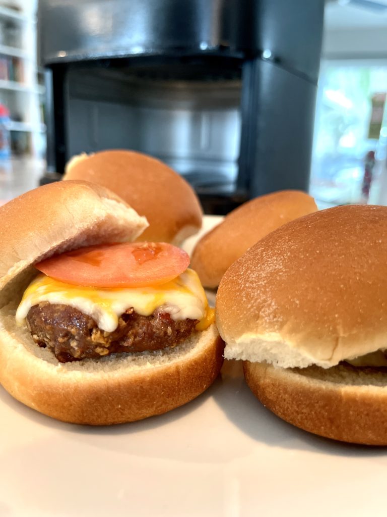 How to Cook Juicy Hamburgers in the Air Fryer