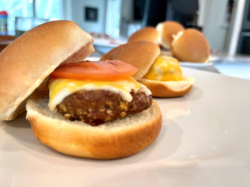 How to Cook Juicy Hamburgers in the Air Fryer