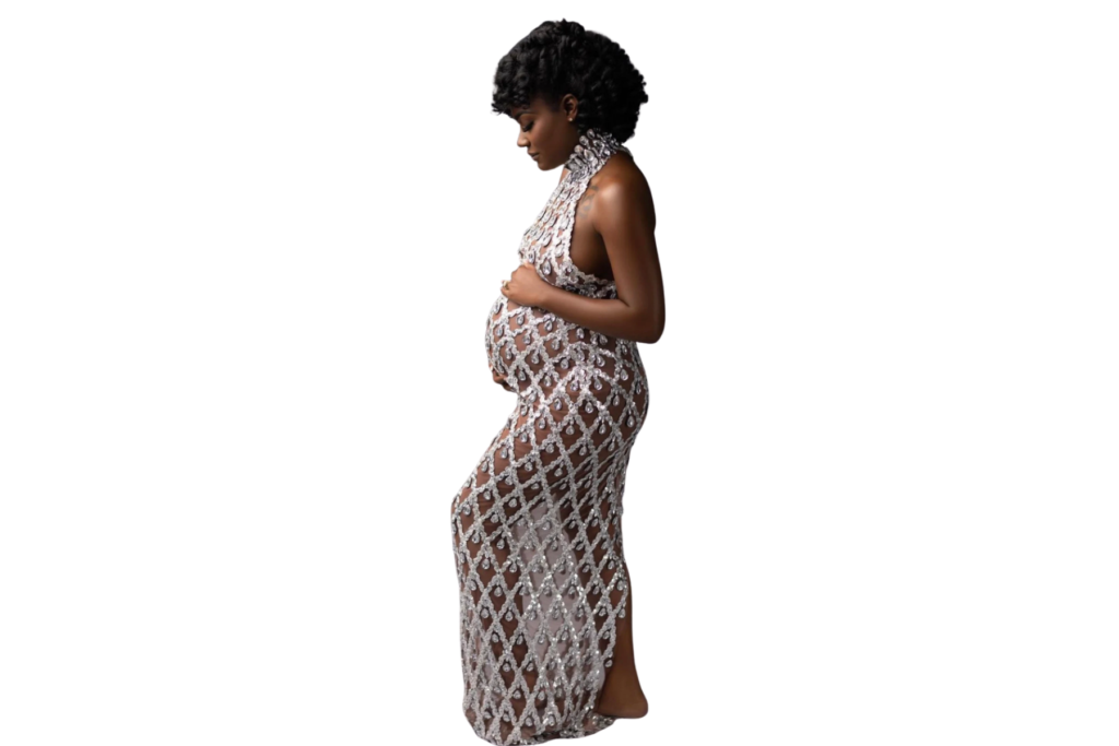Creative Ideas for a Casual Maternity Photoshoot
