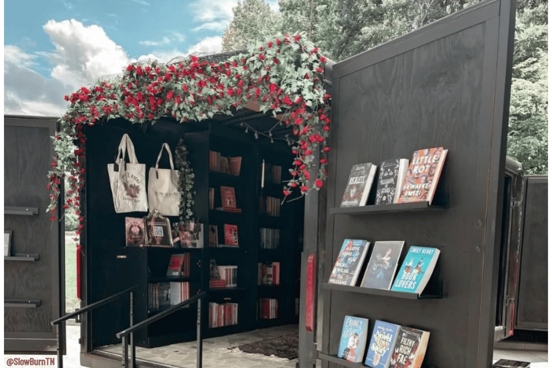 Romance-Only Bookstore on Wheels